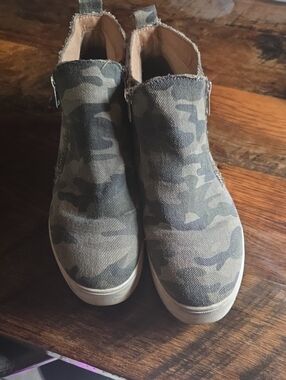 Wedge Camo Shoes